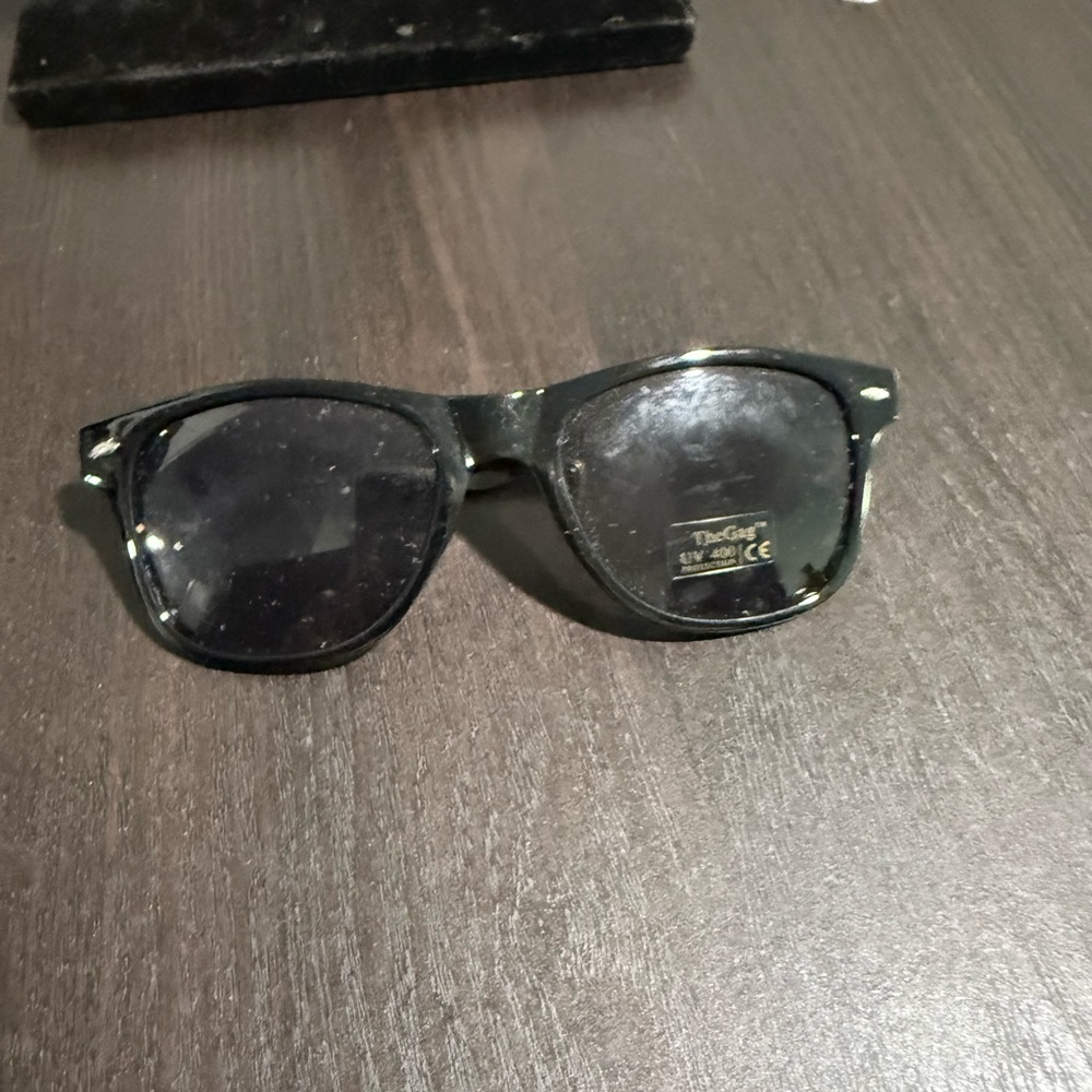 Black Wayfarer Sunglasses